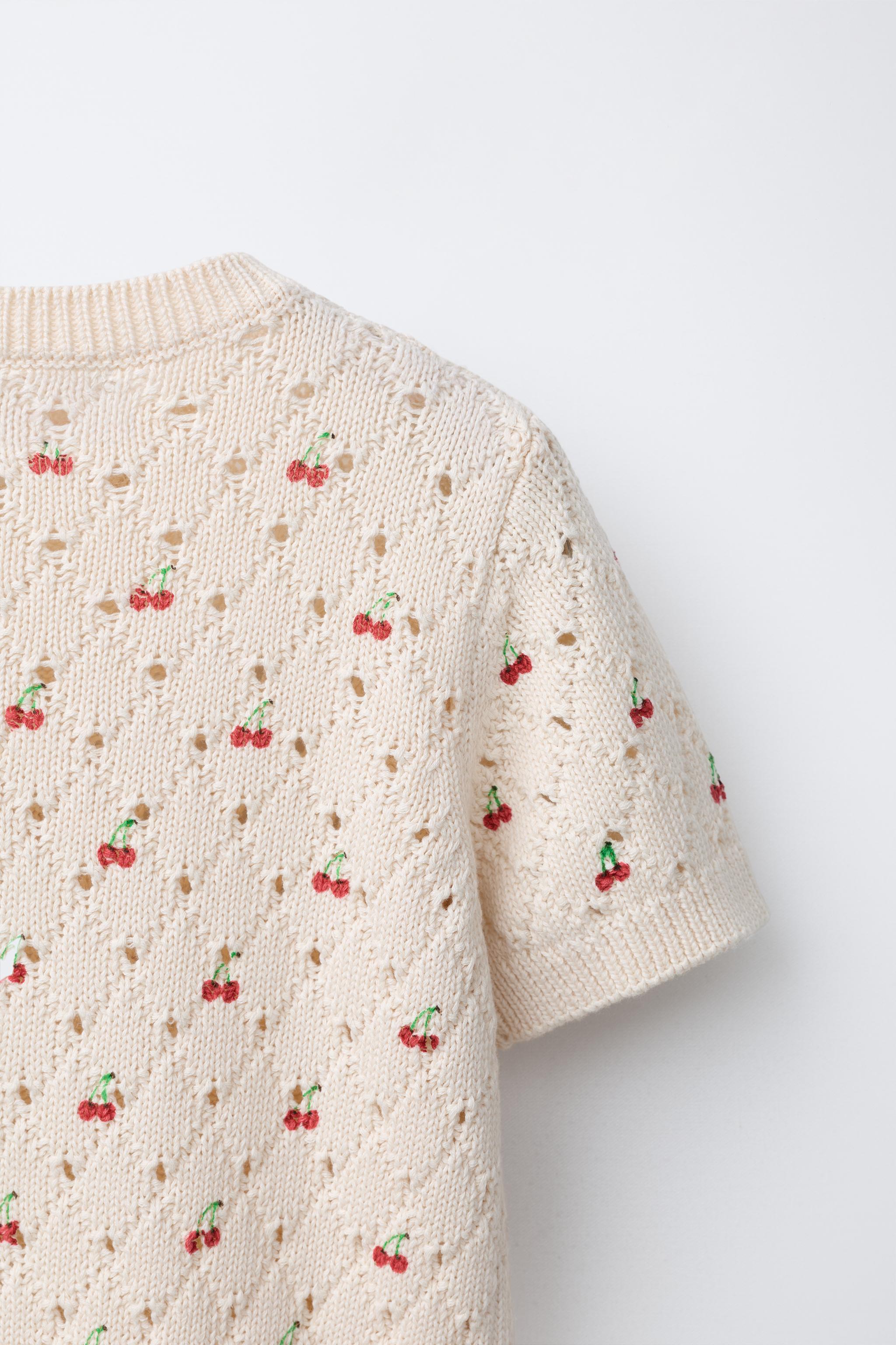 PULL EN MAILLE À CERISES